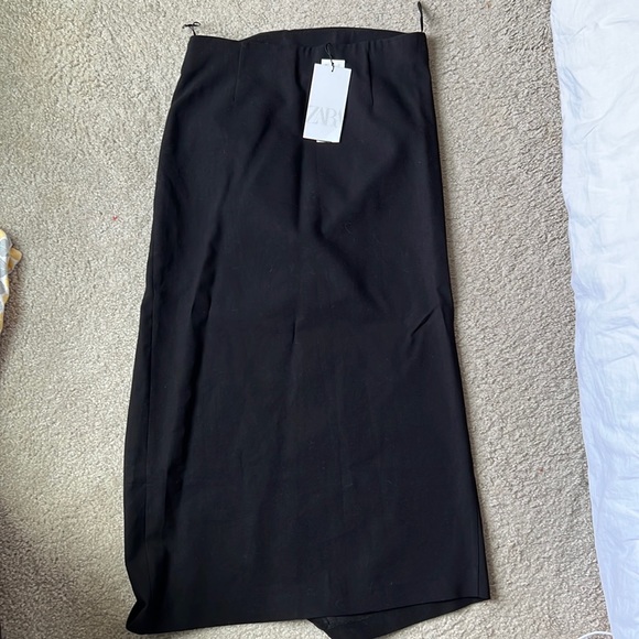 Brand new Zara black skirt - Picture 1 of 2